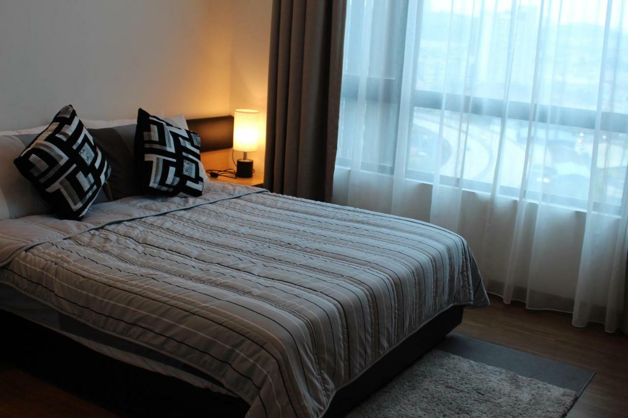 Mlh Deluxe Studio Suites @ Landmark Residence Черас Экстерьер фото