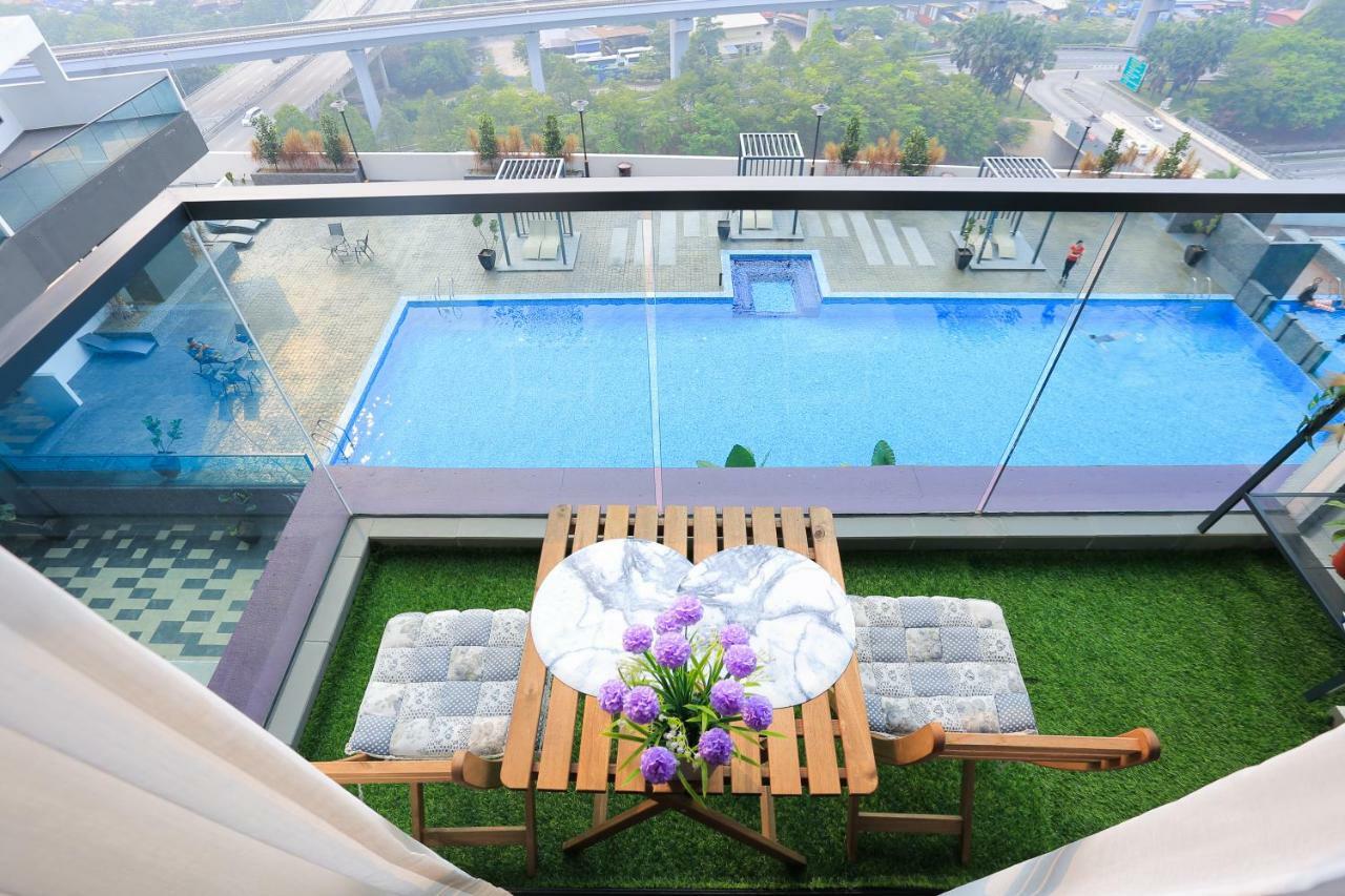 Mlh Deluxe Studio Suites @ Landmark Residence Черас Экстерьер фото